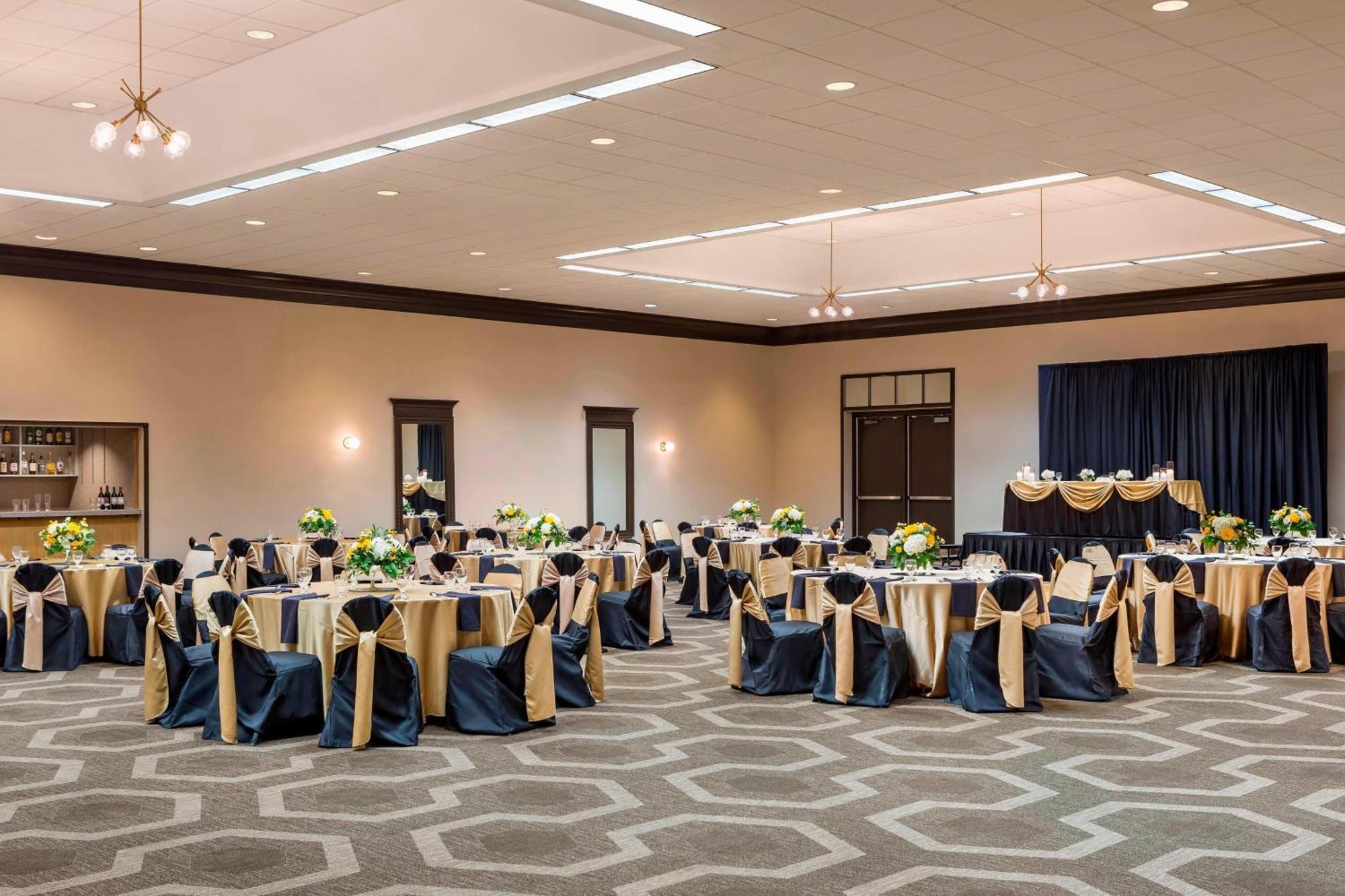 Four Points By Sheraton Milwaukee Airport Esterno foto