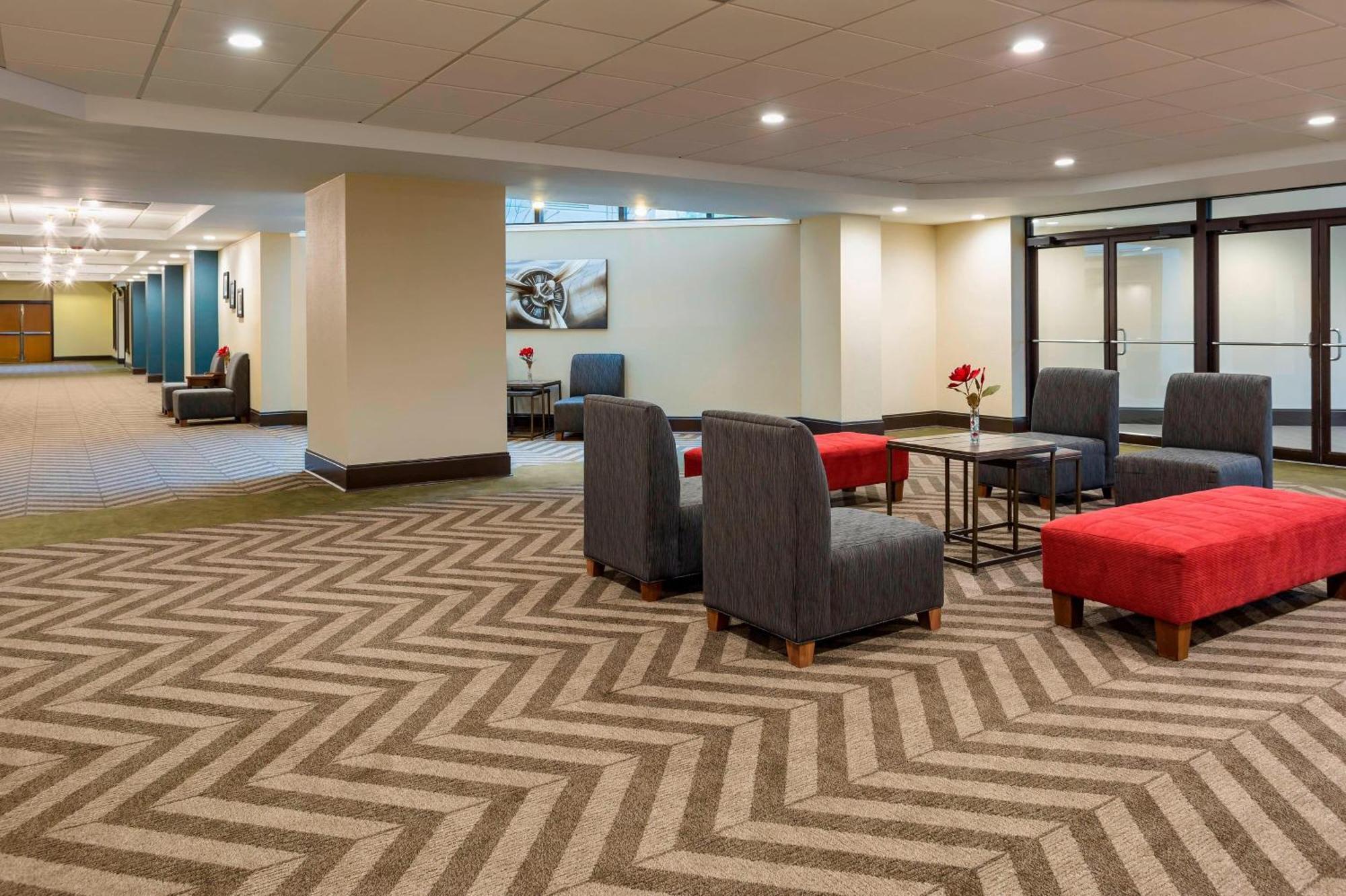 Four Points By Sheraton Milwaukee Airport Esterno foto