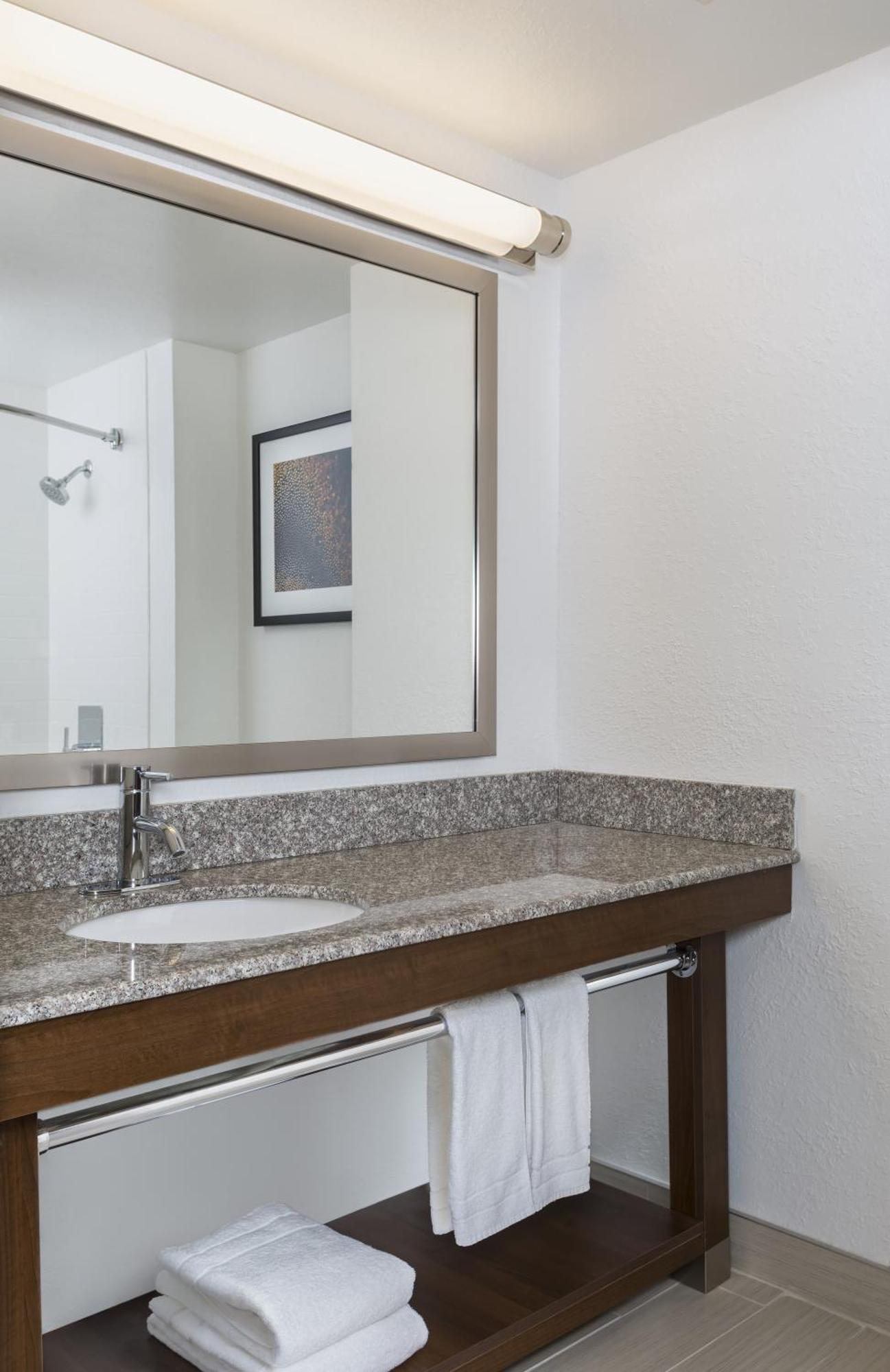 Four Points By Sheraton Milwaukee Airport Esterno foto