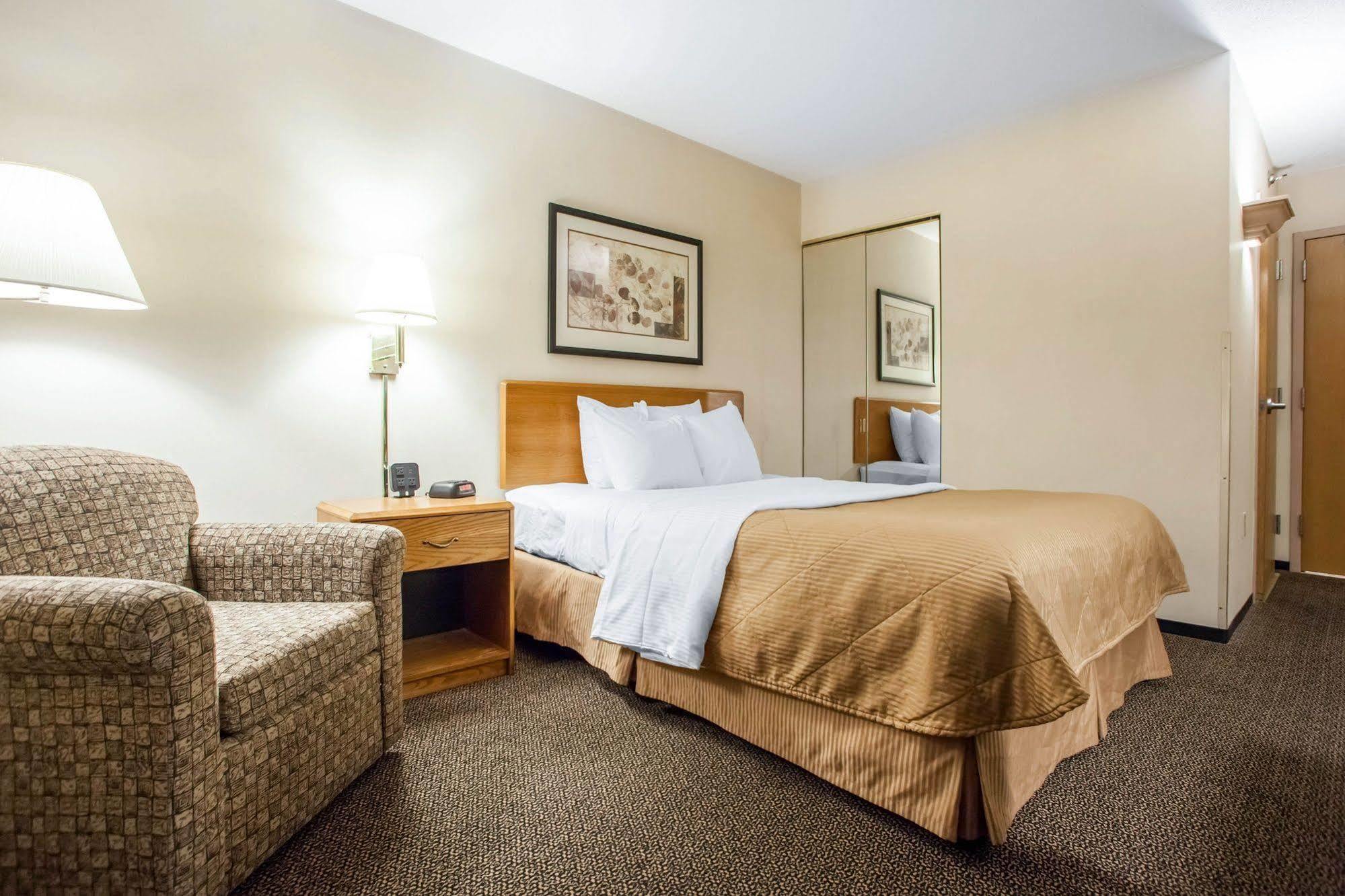 Four Points By Sheraton Milwaukee Airport Esterno foto
