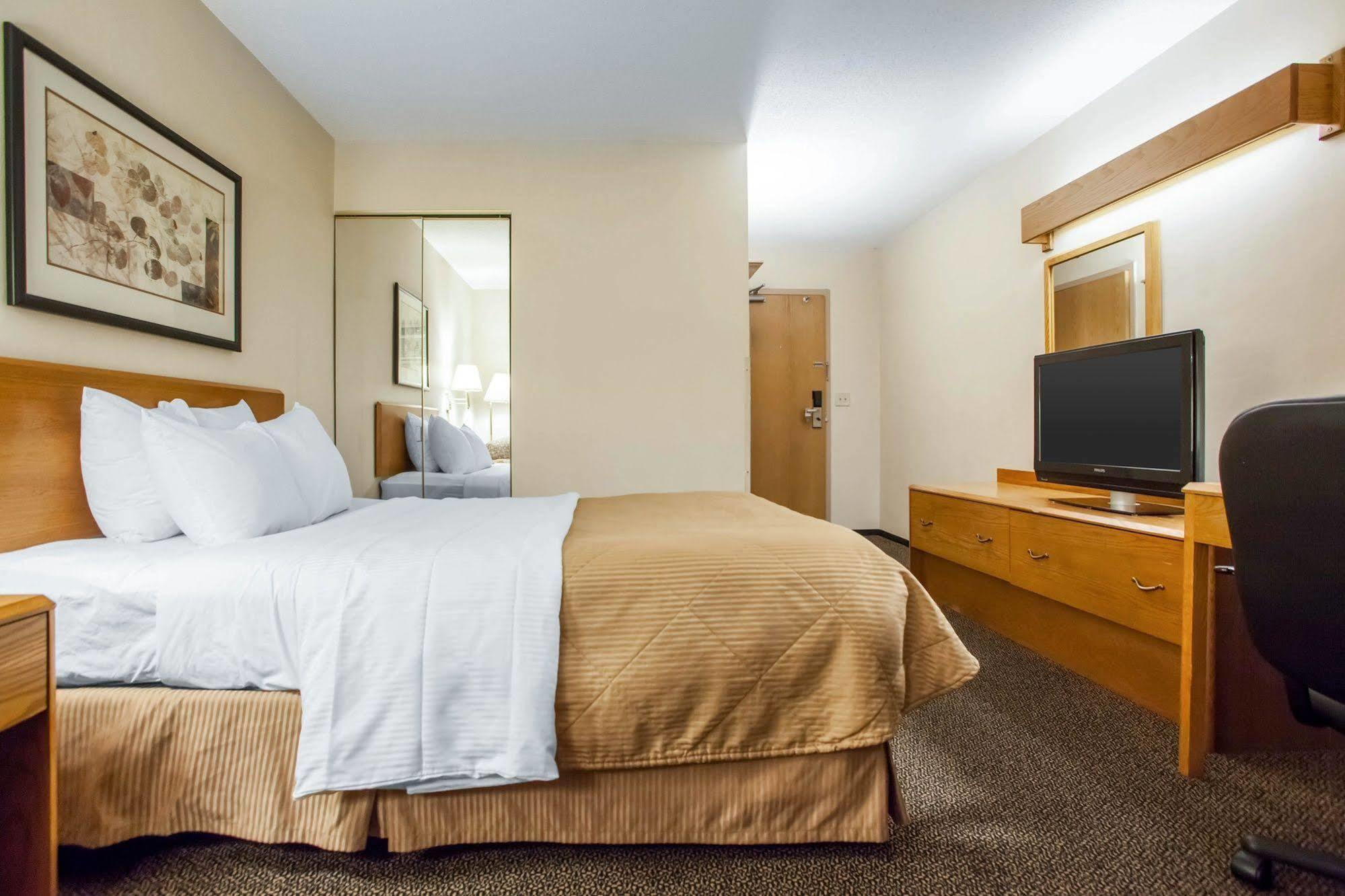 Four Points By Sheraton Milwaukee Airport Esterno foto